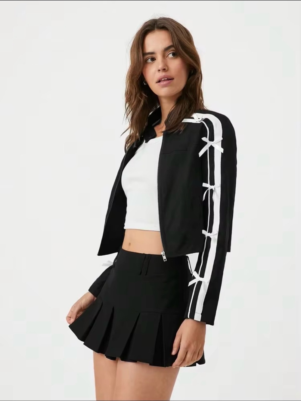 Cropped jacket with bows